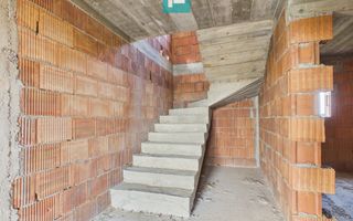 Casă la roșu cu  6 camere,  teren 500 mp în Aluniș - Poză 2