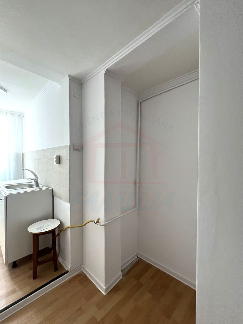 Apartament luminos cu 3 camere decomandate, 67 mp, Micro 13 – 62.900 € - Poză 12