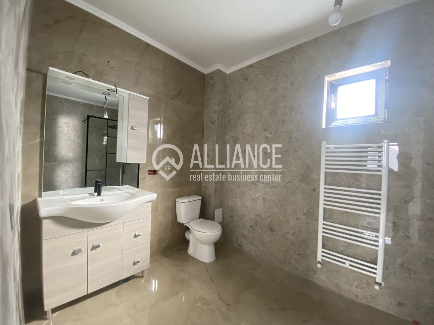 Valu lui Traian (COD 07) Casă P+M cu 5 camere, teren de 517 mp - Poză 6