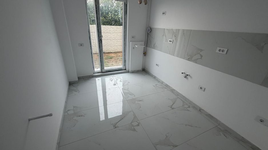 AP. 2 CAMERE- CURTE 40 MP, CENTRALA PROPRIE, PARCARE , COMISION 0% - Poză 4