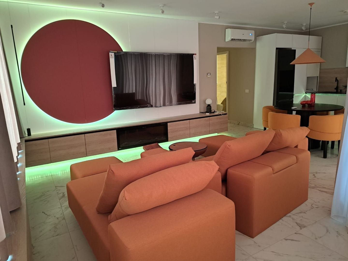 Apartament  la Isho cu vedere panoramica asupra orașului - Poză 4