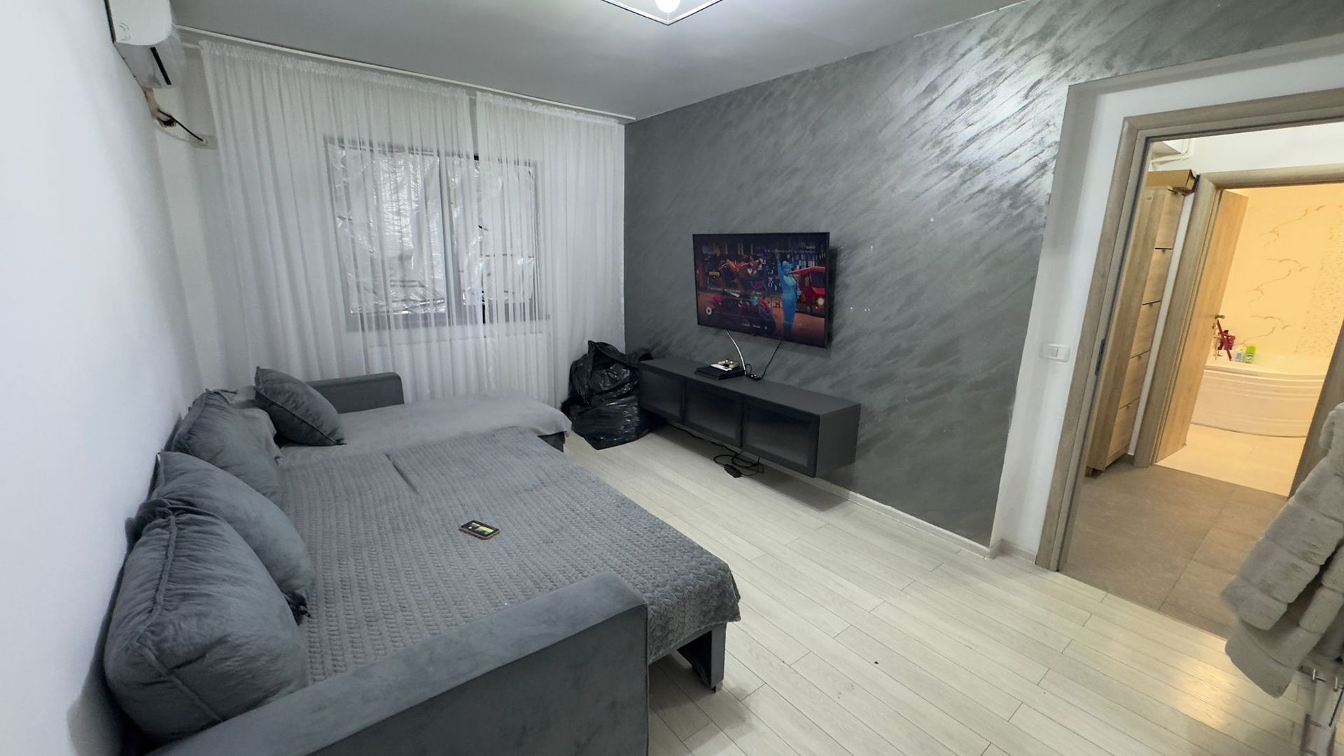 GARSONIERA MARULUI, MOBILAT, BLOC NOU, PARCARE, CENTRALA, COMIS 0% - Poză 1