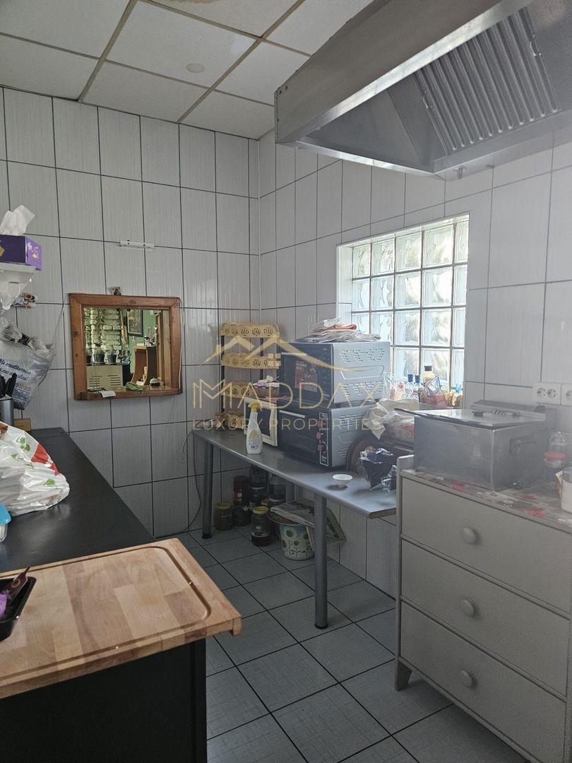 Pensiune 10 camere cu restaurant // teren 900 mp // Moieciu de Jos - Poză 19