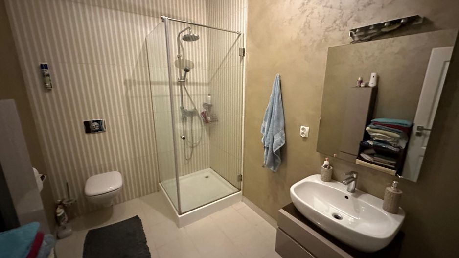 Casa la artera pretabilă Clinica medicala / birouri - Poză 27