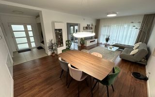 Apartament in vila cu curte  Dumbravita - Poză 5