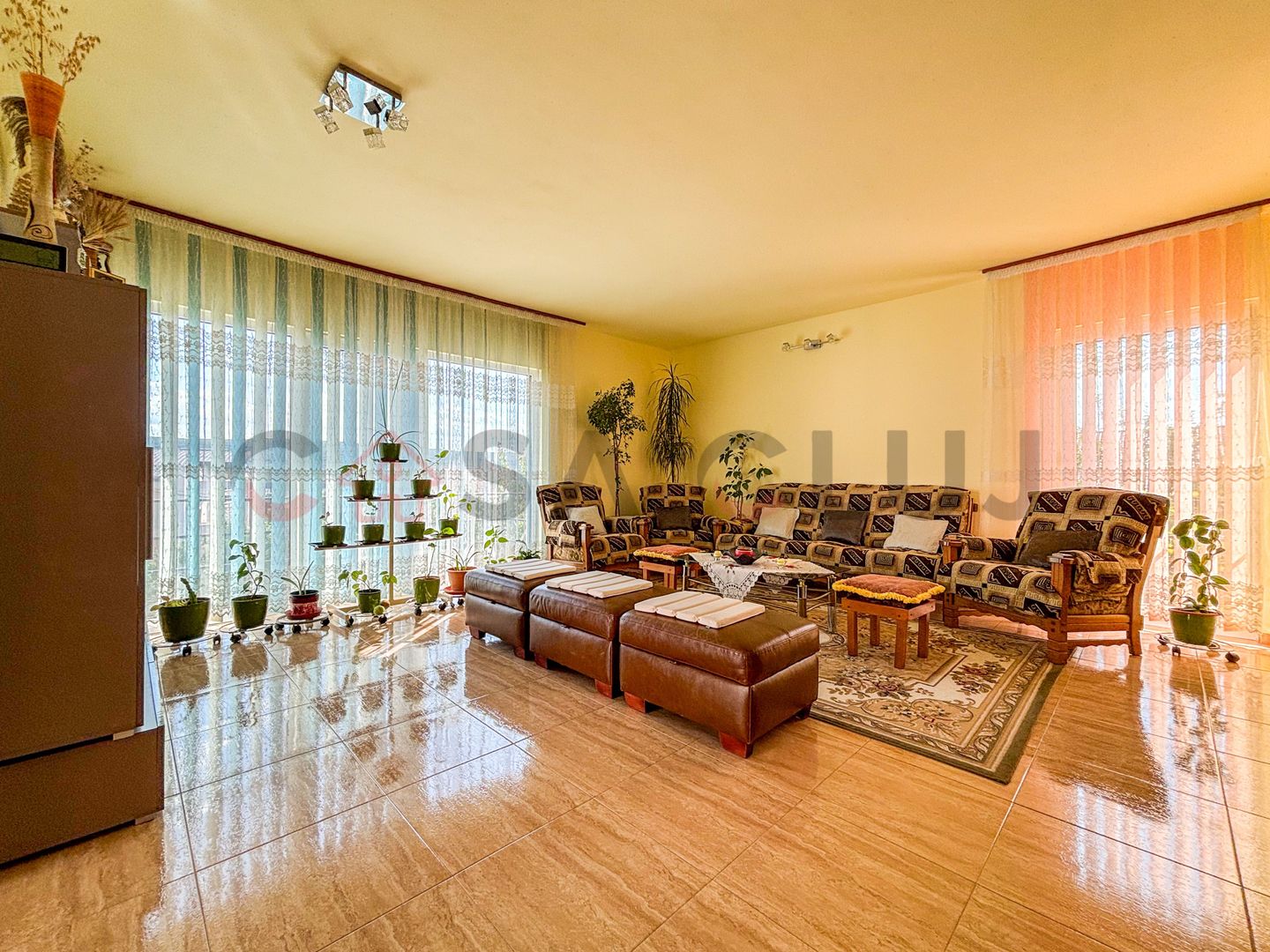 LINIȘTE, LUMINĂ, NATURĂ | Garaj Demisol | Teren 490MP | Utilata Si Mobilata - Poză 2