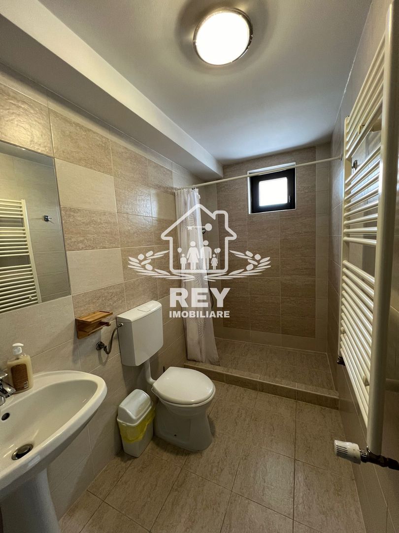 Vila / Hotel de vânzare în Păltiniș - Poză 11