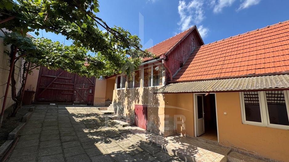 Casă 3 camere de vânzare în Rășinari, Str. Andrei Șaguna – ideală pentru familie - Poză 5