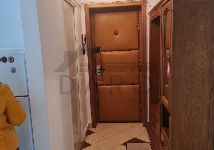 Inchiriez apartament cu 2 camere - Poză 2