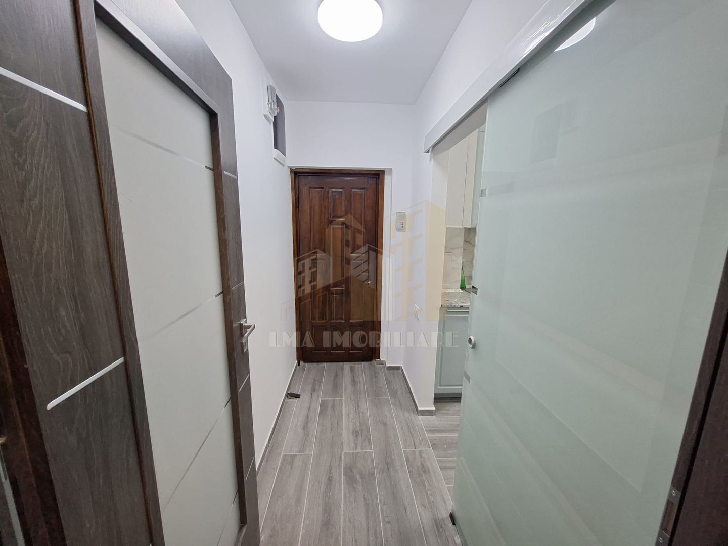 Apartament 2 camere renovat mobilat 2026 Astra Brasov - Poză 2