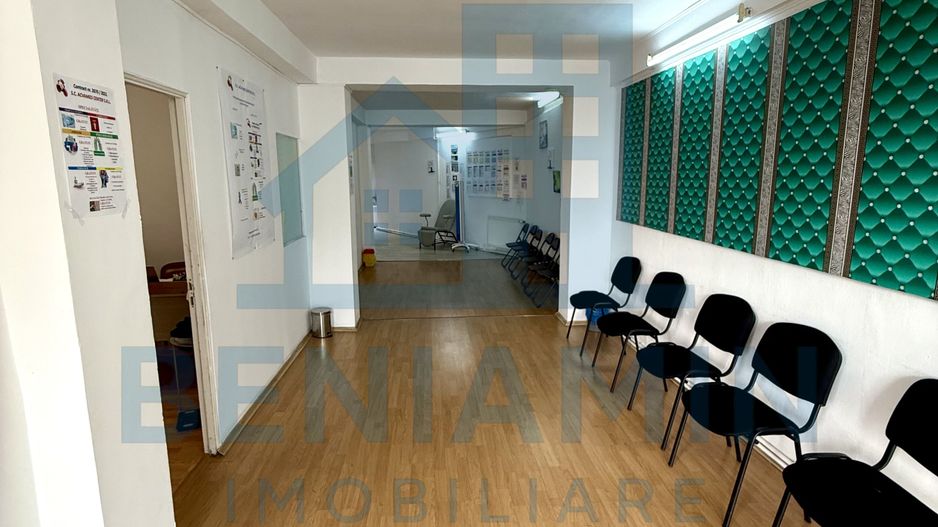Spatiu comercial P+1 - 200mp - vad - pretabilitate mare - Lapus - Poză 2
