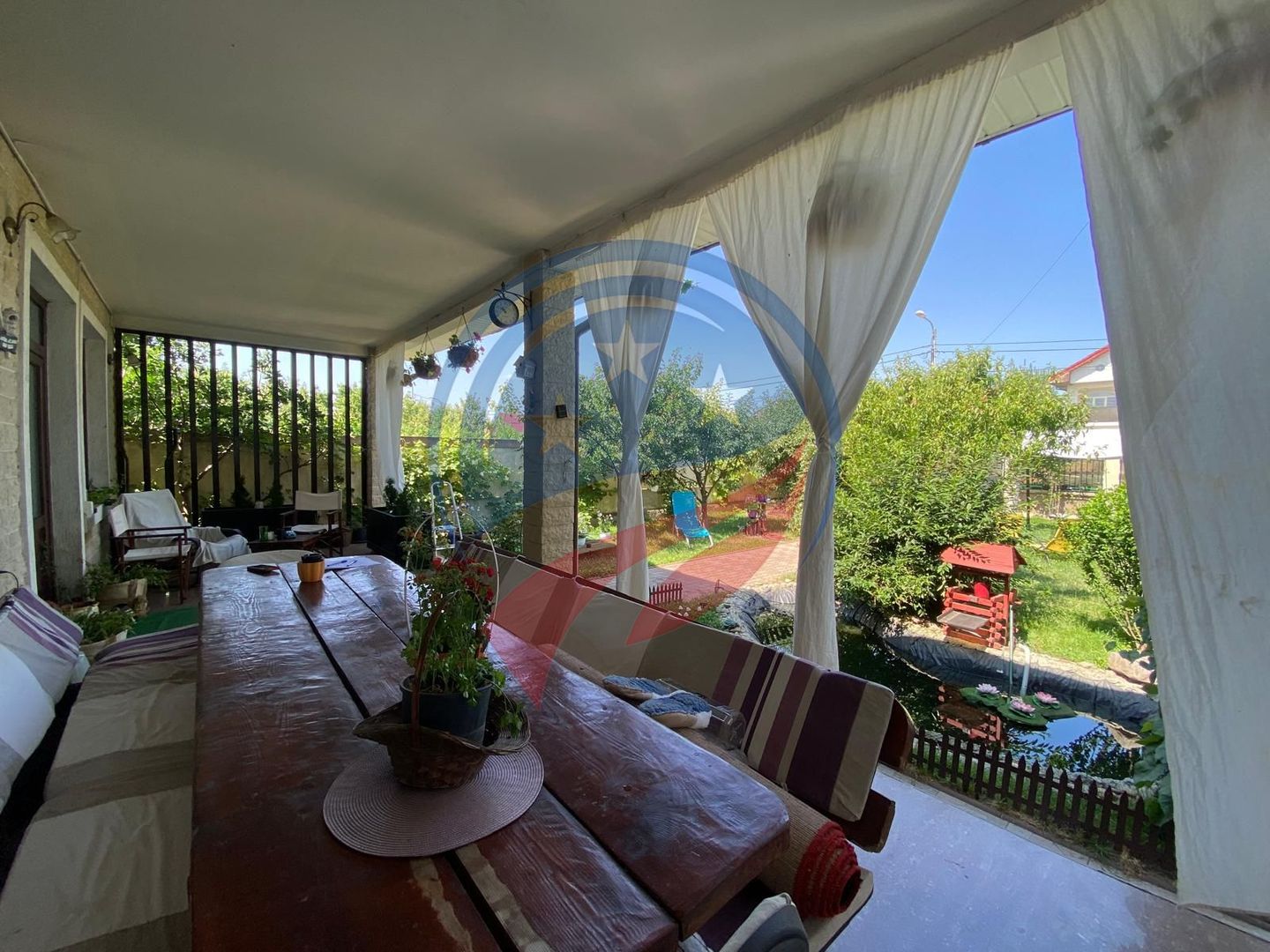 CASA DEOSEBITA APROAPE DE PROMENADA IN EUROCARTIER - Poză 1