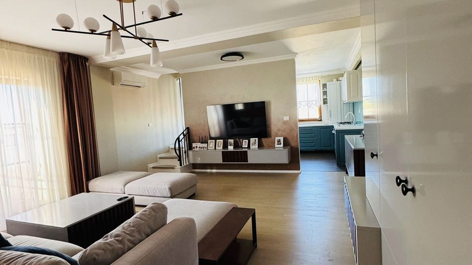 Giroc | 3 camere cu scara interioara |  117 mp | Mobilat-Utilat | 2 parcări - Poză 1