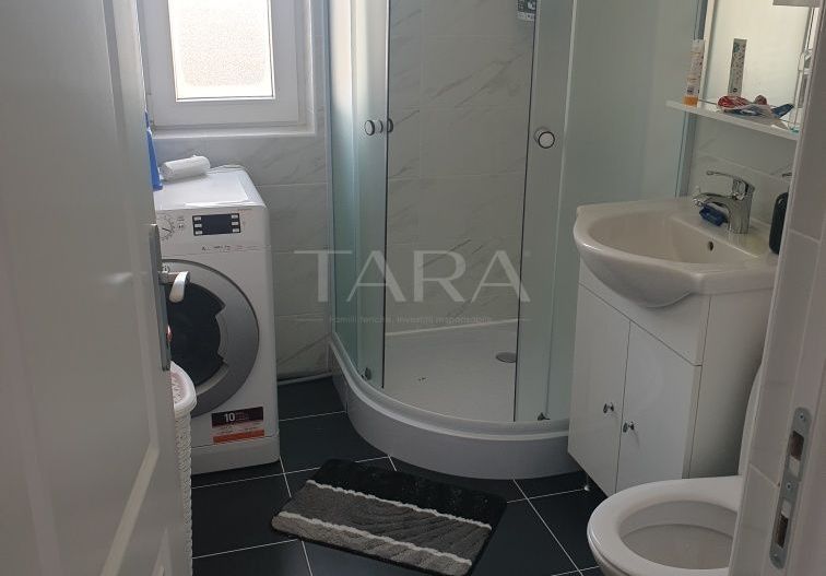 Vanzare-apartament cu 3 camere zona Panemar - Poză 2