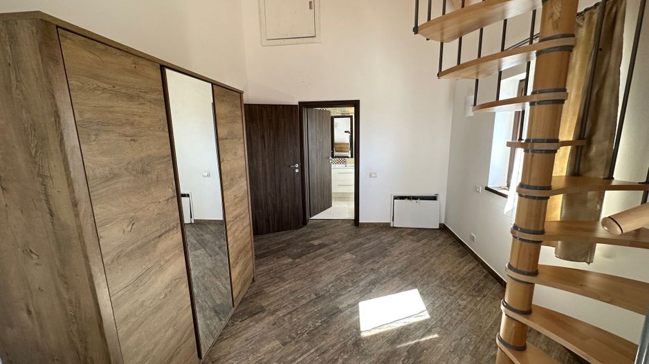 CASA SPATIOASA  CU GARAJ SI TEREN DE 600 MP - Poză 21