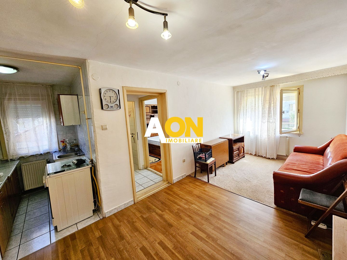 Apartament 3 camere, etaj 1, Cetate, aproape de Parcul Unirii - Poză 1