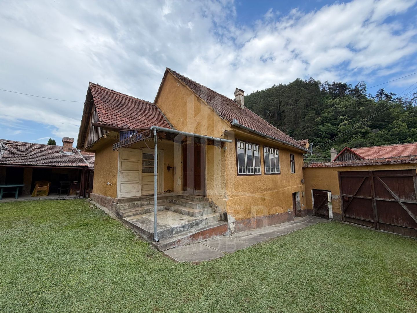 Casă rustică de vânzare în Tilișca, (Marginimea Sibiului) - Poză 13