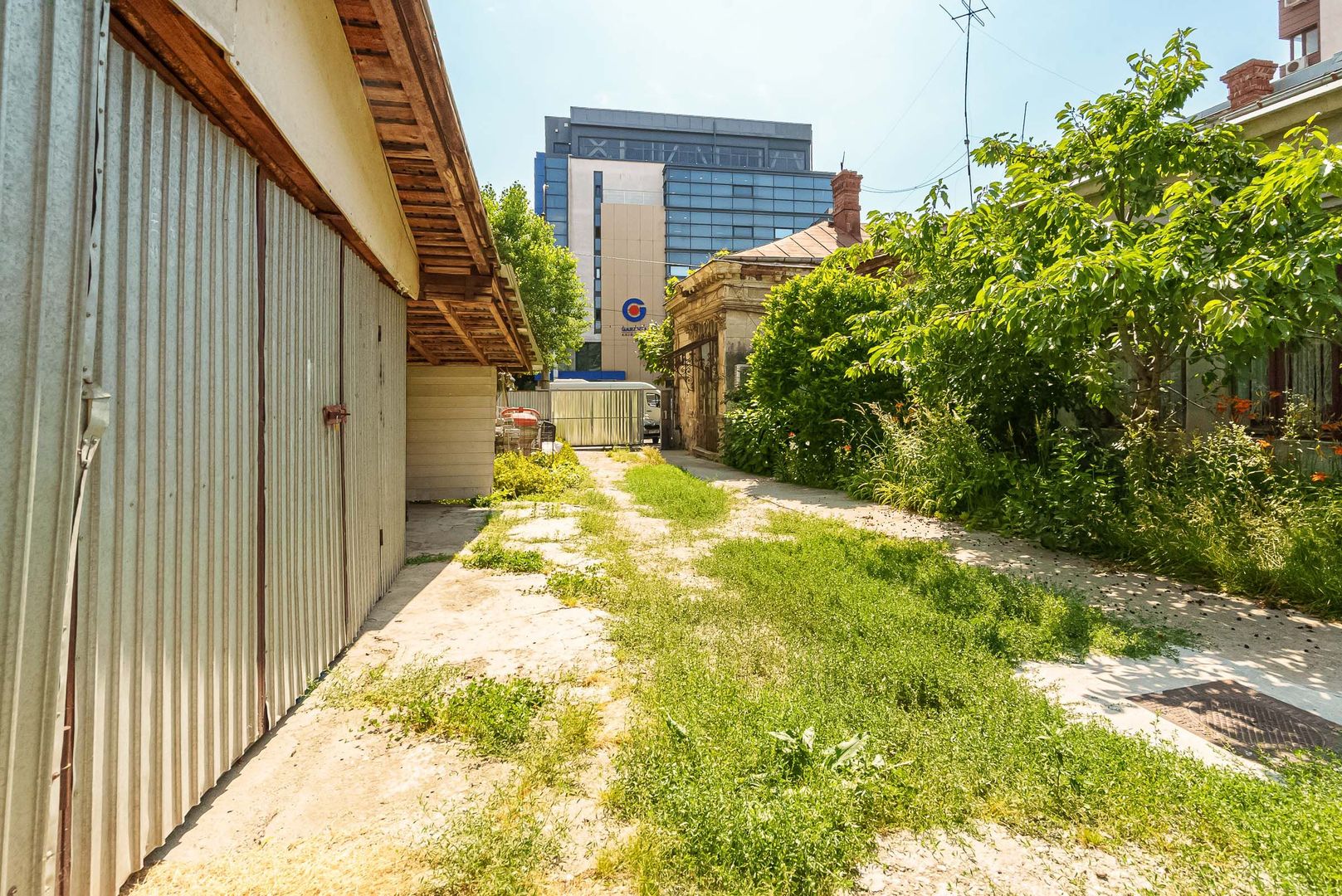 Piata Victoriei Mihalache stradal Corp Casa monument curte comuna - Poză 12