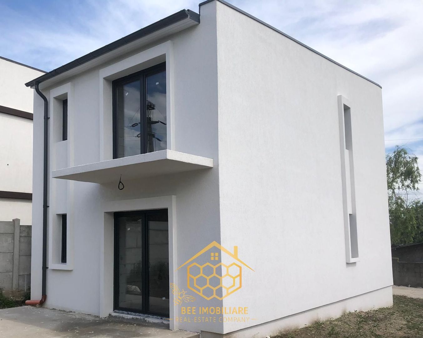 DESIGN MODERN & LUMINA NATURALA – Casa P+1  Premium in Simnicul de Jos - Poză 1