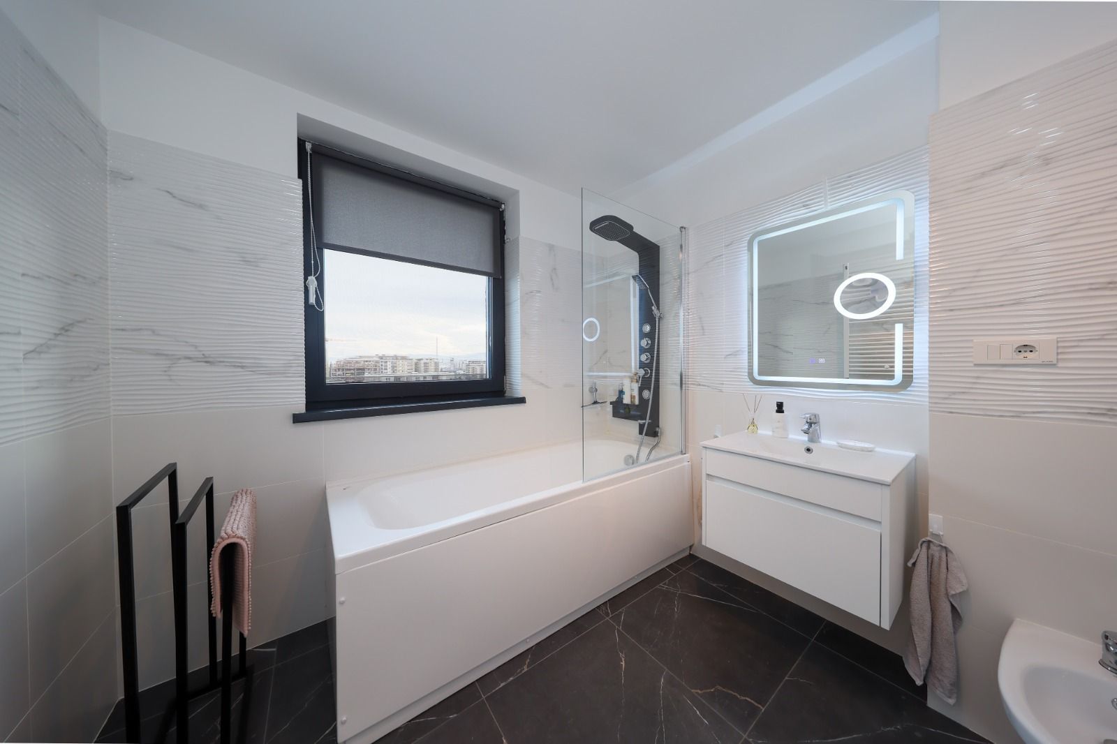 Apartament 2 camere,80 mp utili+parcare subterana-Coresi - Poză 25