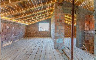 Oportunitate Casă la Roșu în Harman – Ideală pentru Personalizare - Poză 12