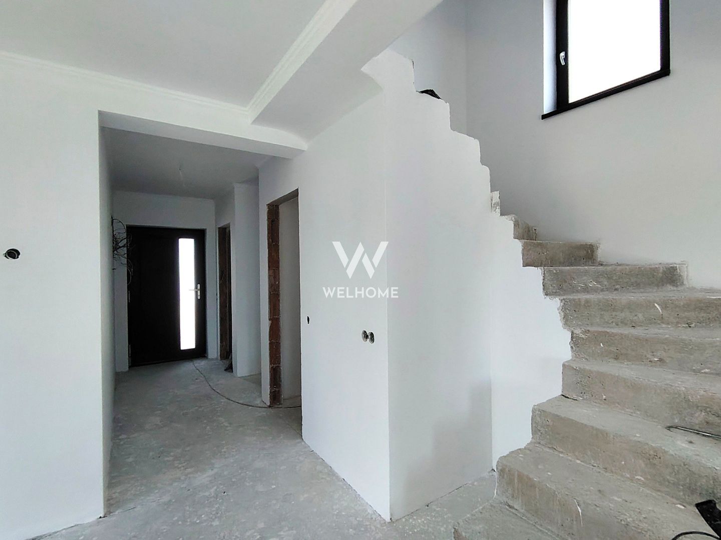 Casa Sibiu -  4 camere, 2 bai, curte - Poză 9