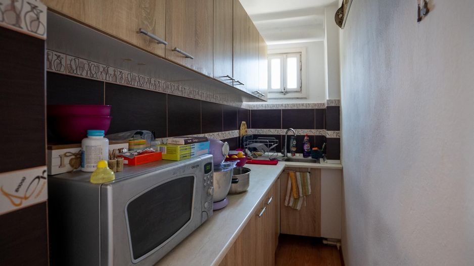Apartament la casa cu curte proprie pe Ion Bogdan - Poză 7