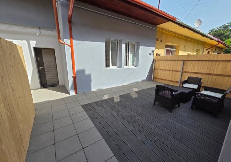 Apartament cu 2 camere renovat la casa | Curte | Central - Poză 10
