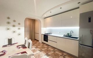 Apartament Centru! 90 m2! 2 + living! - Poză 3