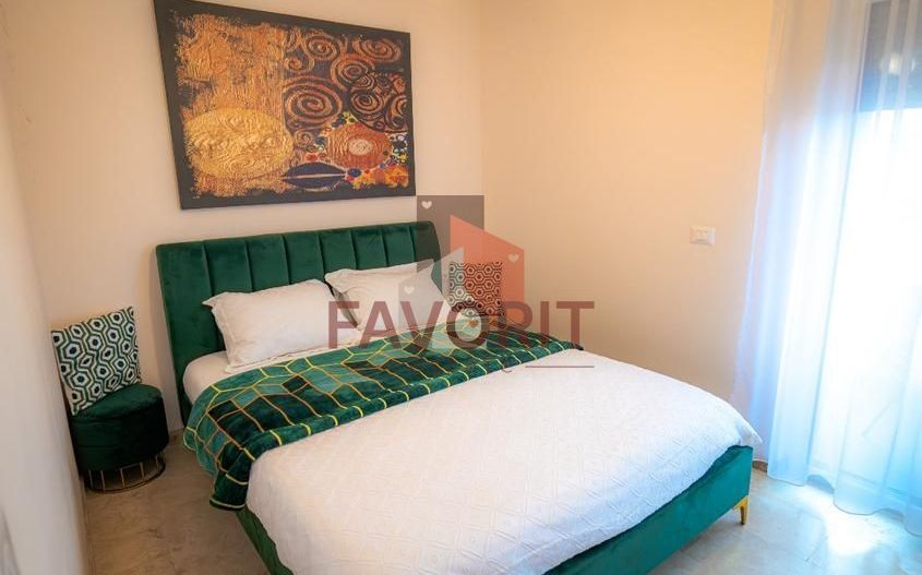 VAND 1/2 CLADIRE CU 6 APARTAMENTE - Poză 4