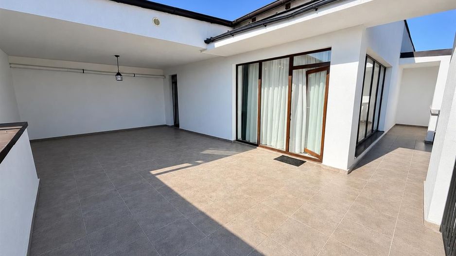 Penthouse modern cu 2 terase spectaculoase și parcare inclusă - Poză 7