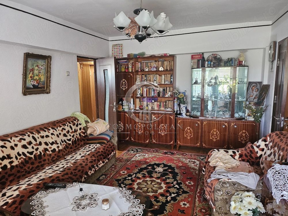 Apartament cu 3 camere zona Centru/Bazar ~ etaj 3 ~ cu imbunatatiri - Poză 8