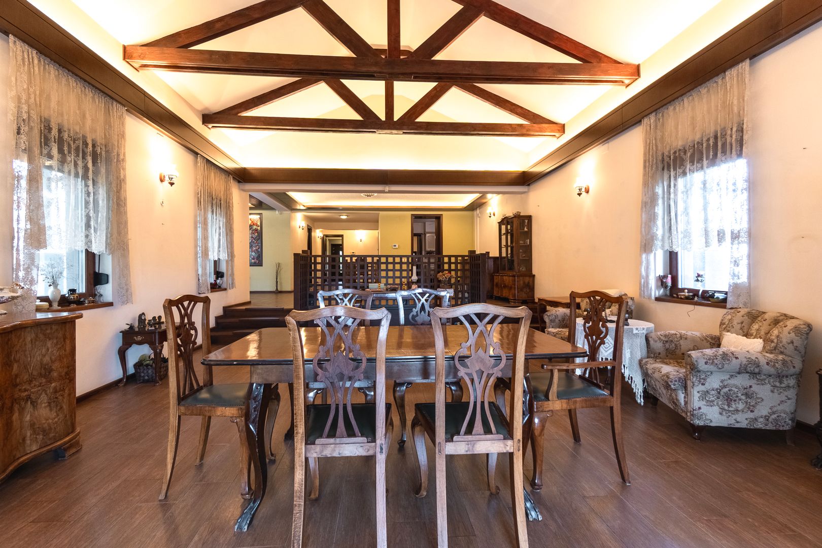 Arhitectura din Piatra si Lemn pe Malul Lacului Mogosoaia - Poză 7