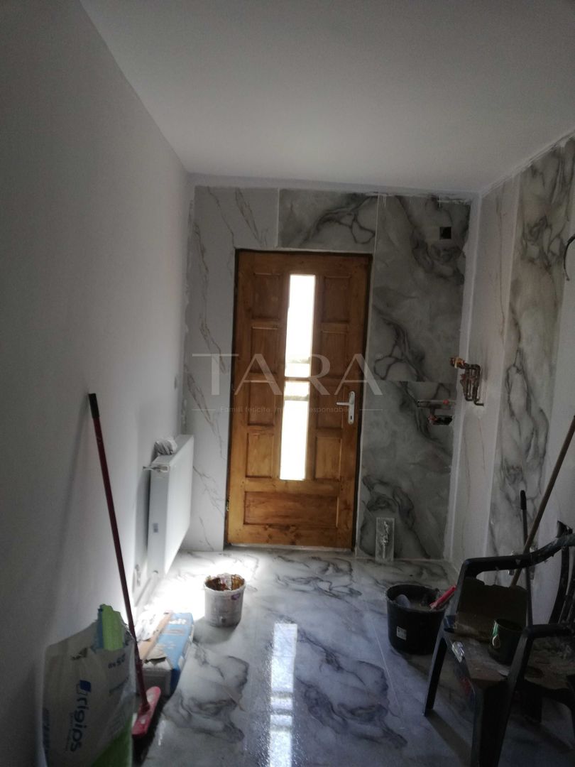 Apartament cu 3 camere vând an floresti - Poză 2