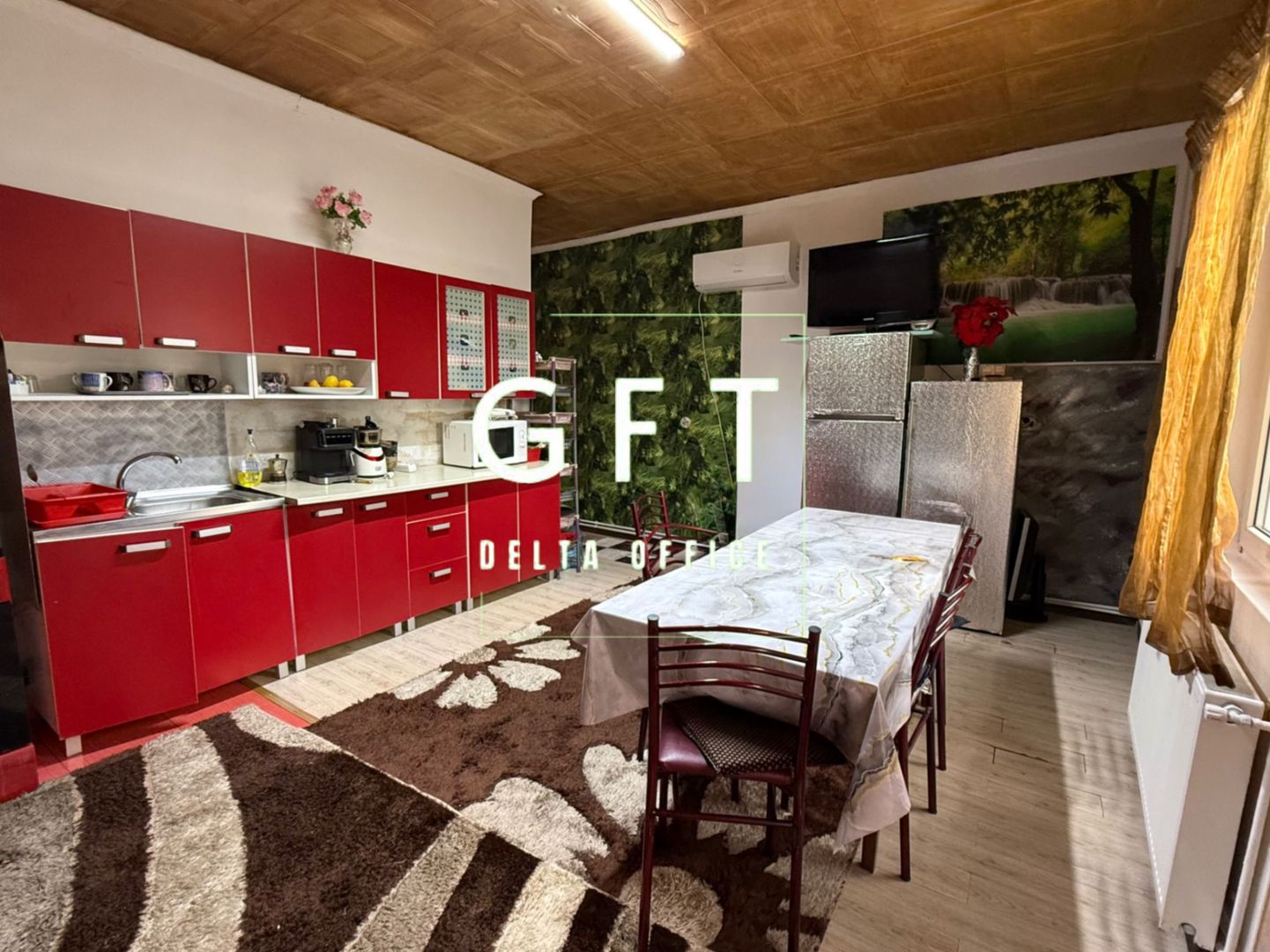 Casa ultracentral + piscină - Poză 14