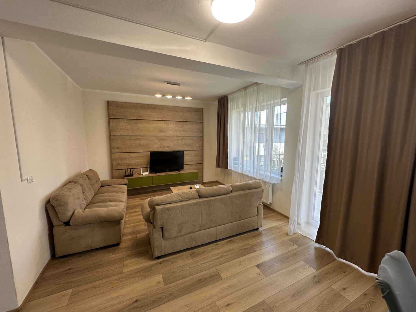 APARTAMENT DEOSEBIT - Poză 3