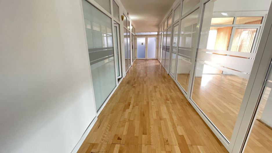 DE VANZARE SPATIU CU MULTIPLE DESTINATII - Poză 2