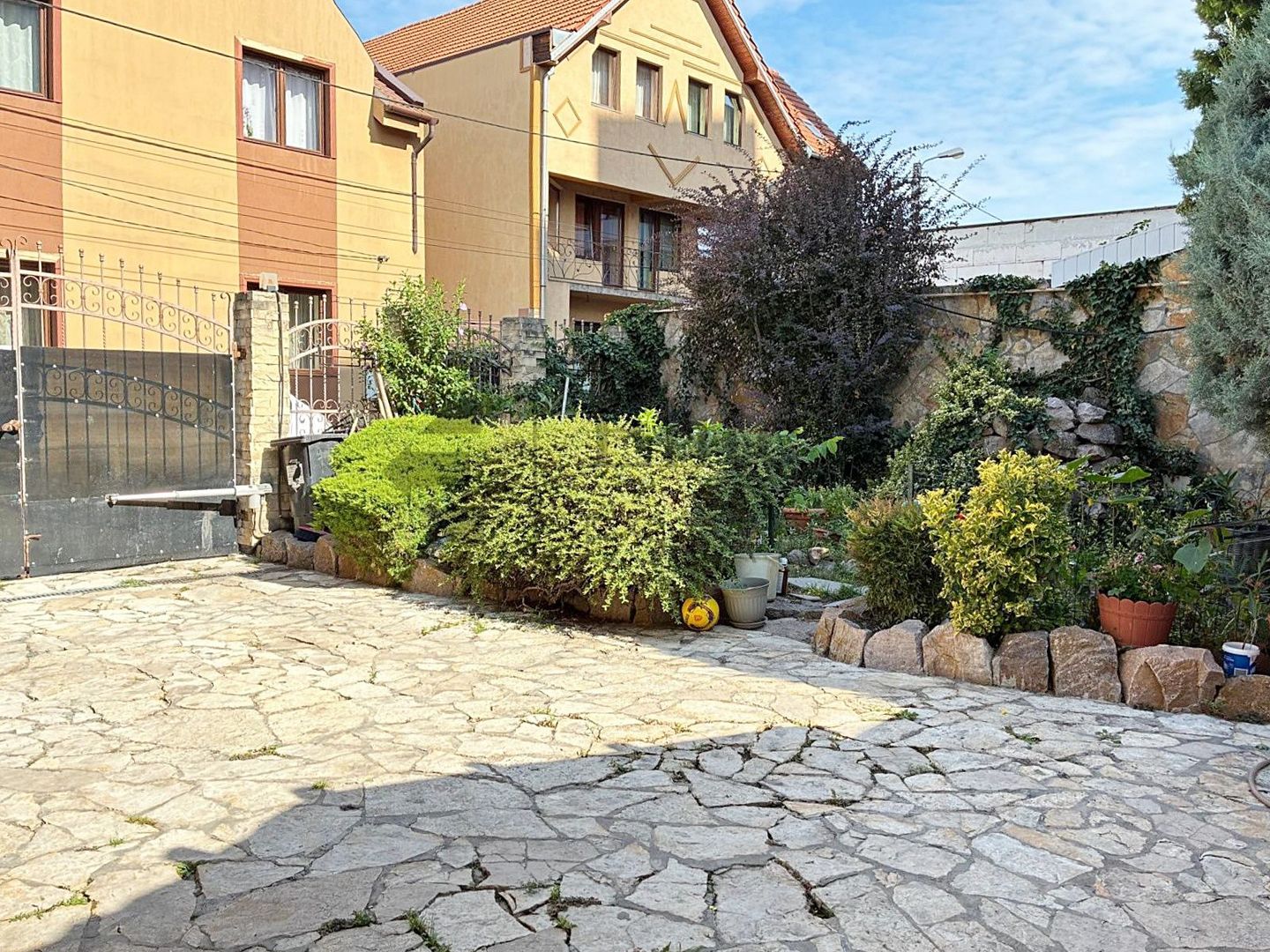 Casa singura in curte ultracentral in Oradea - Poză 3