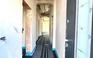 Duplex pe parter - 3 camere - teren generos -  Sacalaz - Poză 2