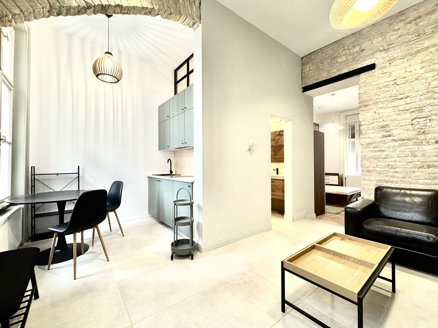 Apartament 2 camere, primitor si cochet, prima închiriere, Piața Maria - Poză 3