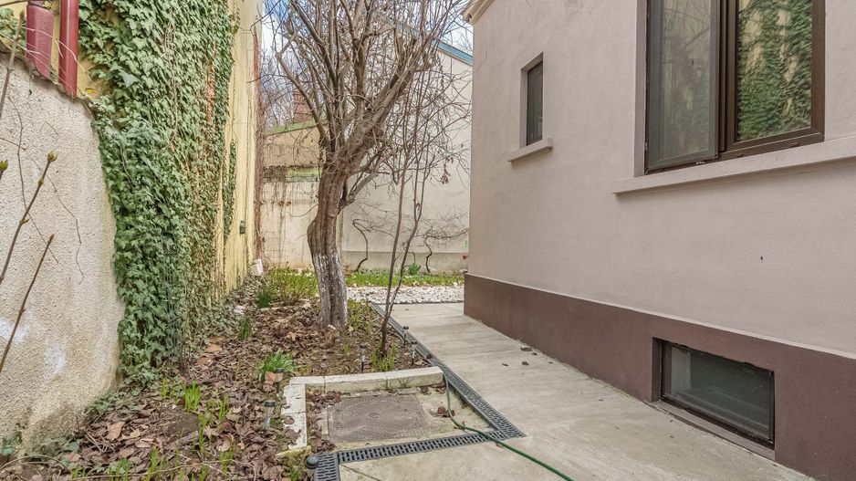 Piata Muncii - Decebal, casa 87 mp totali, 179 mp curte libera, - Poză 9