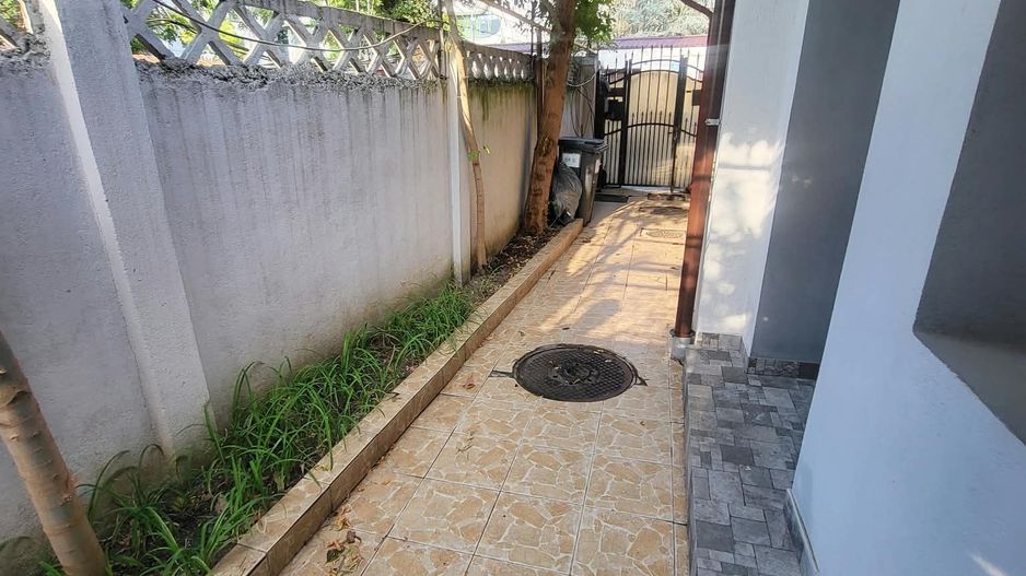 Casa de inchiriat. curte, centrala proprie, zona centrala. metrou 7min - Poză 12