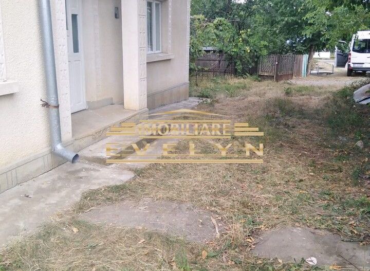 Casă de vânzare – 6 camere – Nicseni - Poză 3