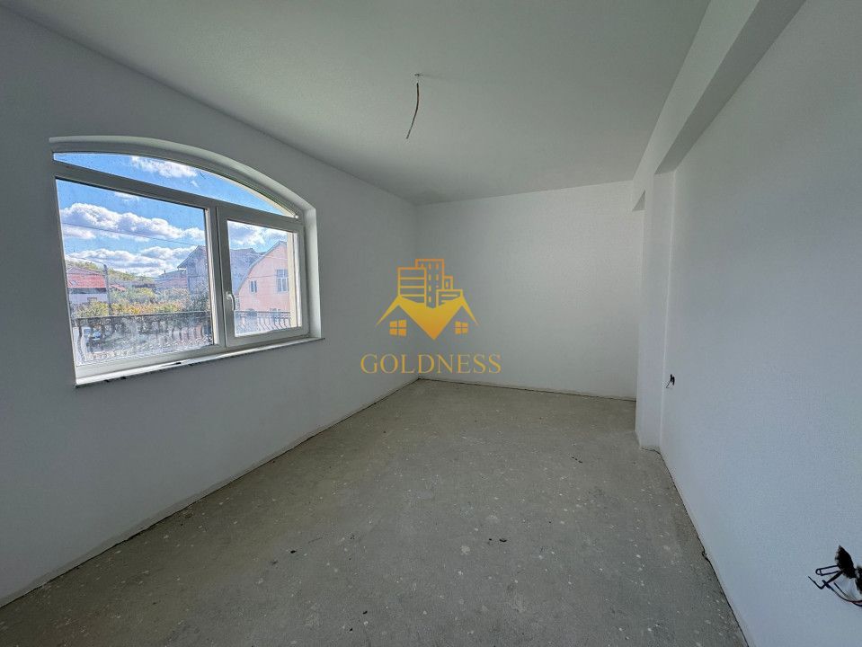 Casa 4 Camere Semifinisata, 2 Garaje, Curte 450mp, Terase 93mp, Dezmir - Poză 6