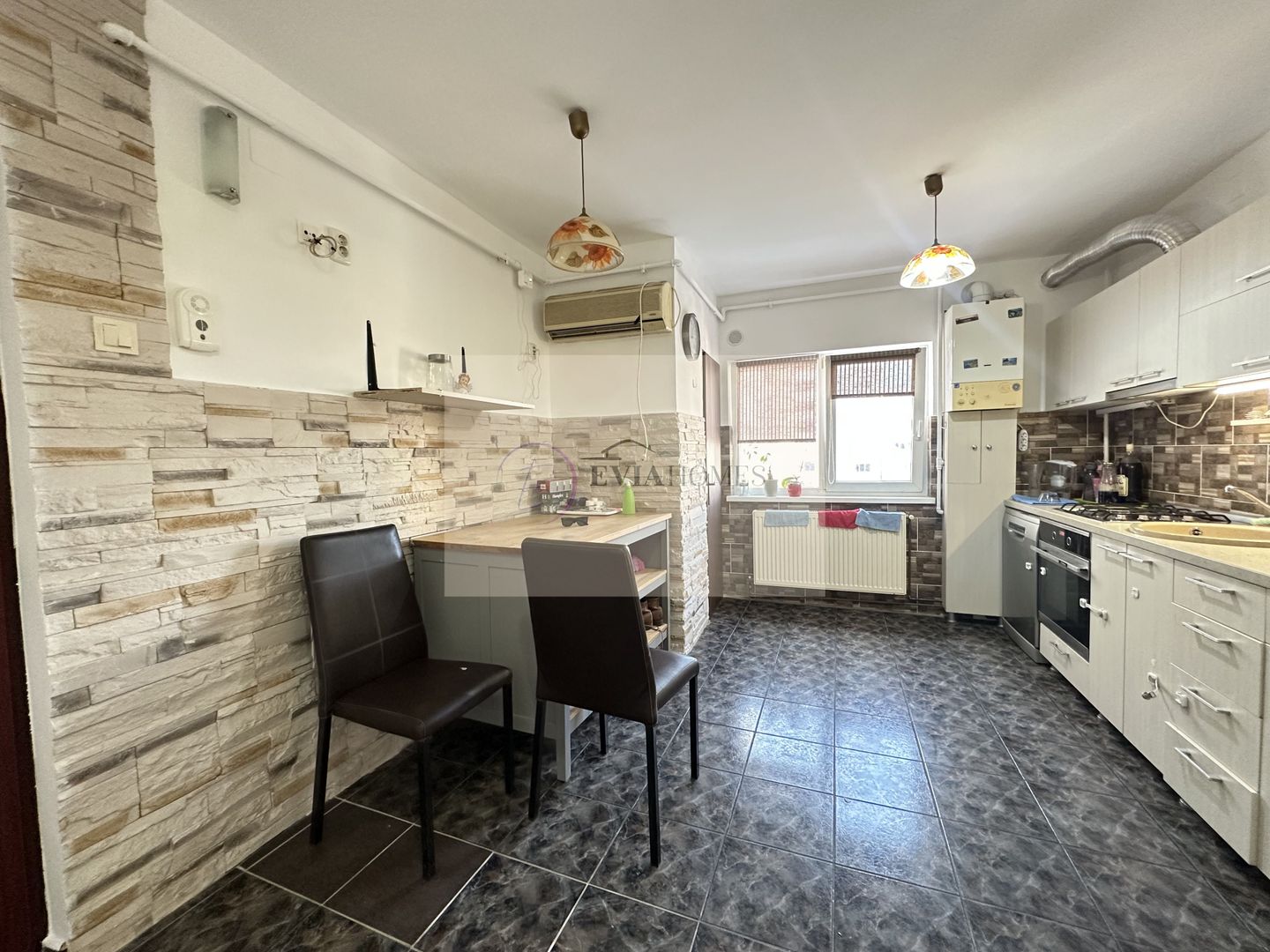 3 camere decomandate/Zona Bibliotecii Județene Octavian Goga - Poză 2