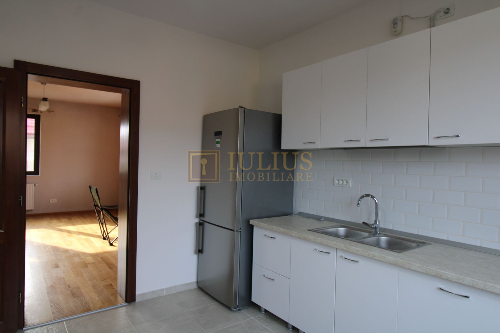 Braytim; 3 dormitoare, living saptios cu semineu. - Poză 8