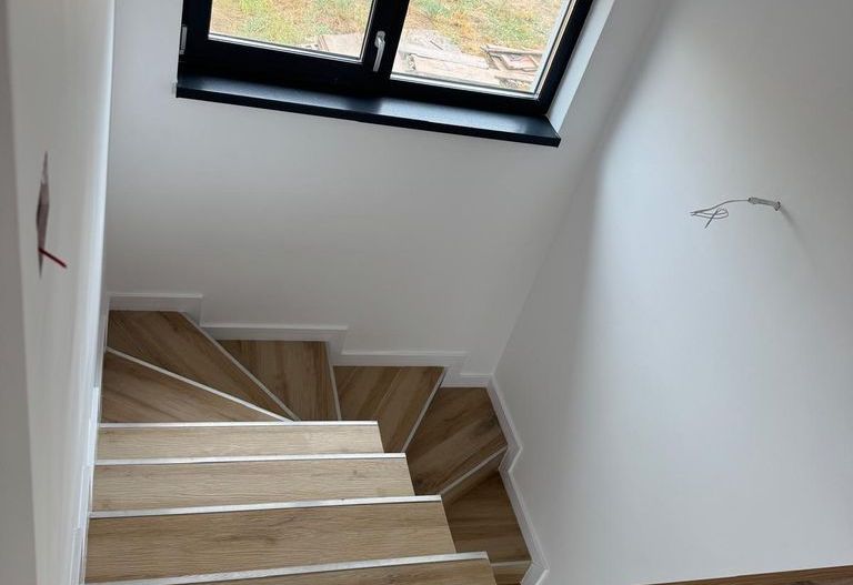 Casa modernă cu 4 camere și subsolb de vanzare - Poză 17