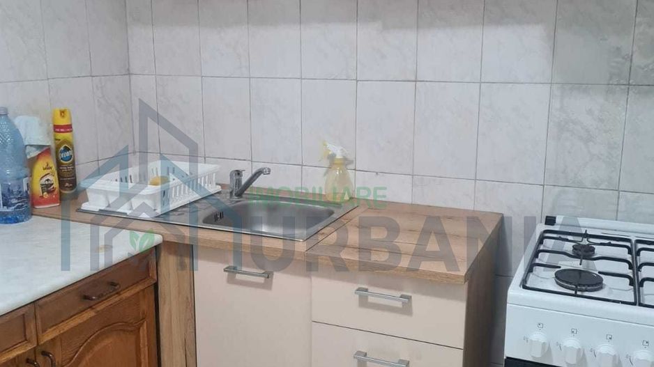inchiriez apartament 3 camere, decomandat, 70mp, zona Nicolina 2 - Poză 6