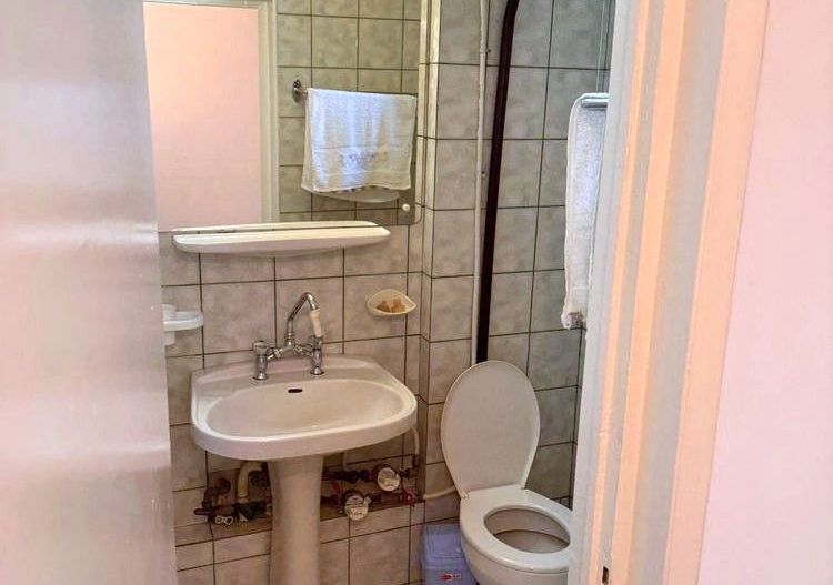 Închiriez Apartament cu 3 camere decomandat, parcare inclusă, metrou Dristor 🚗 - Poză 6