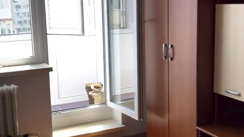 Garsoniera spatioasa, decomandata, 300 m metrou Dristor, investitie, bloc solid - Poză 1